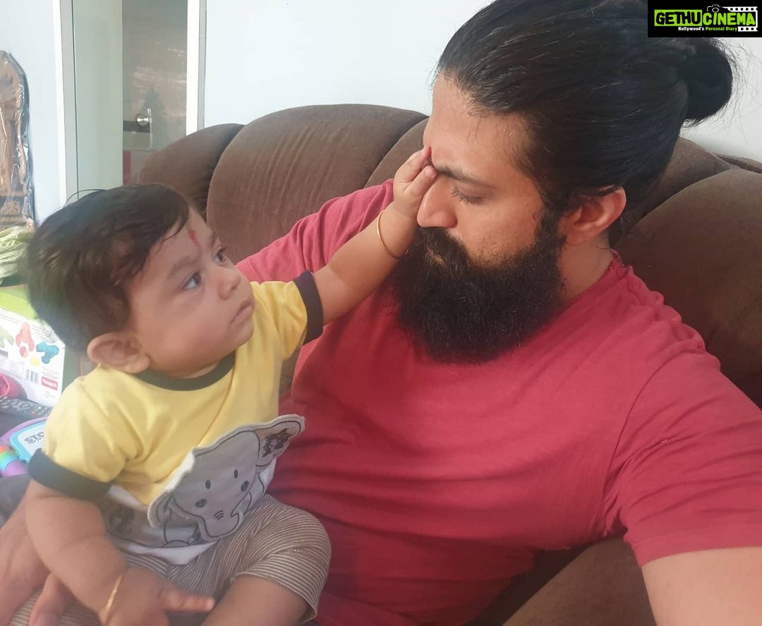 Radhika Pandit Instagram - Yash was a great boyfriend and is an even better husband.. but I see the best version of him... as a Father. Ayra, Yatharv (their Mama too) love u Dadda 😘 Happy Father's day to all the wonderful Fathers out there ❤ #radhikapandit #nimmaRP