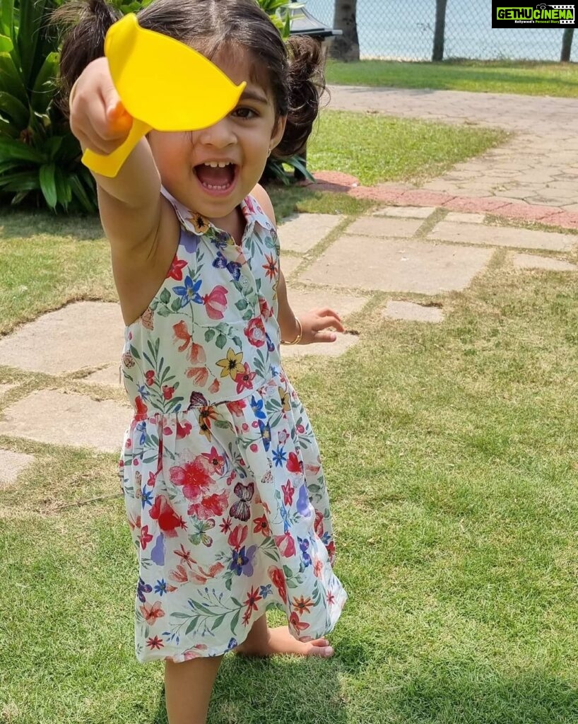 Radhika Pandit Instagram - Look who is Summer ready 😎 Happy Summer everyone! Beat the heat, stay hydrated most importantly stay safe!! #radhikapandit #nimmaRP P.S : Many wanted this pic as a post, so here.. with bonus pics too!! 😀