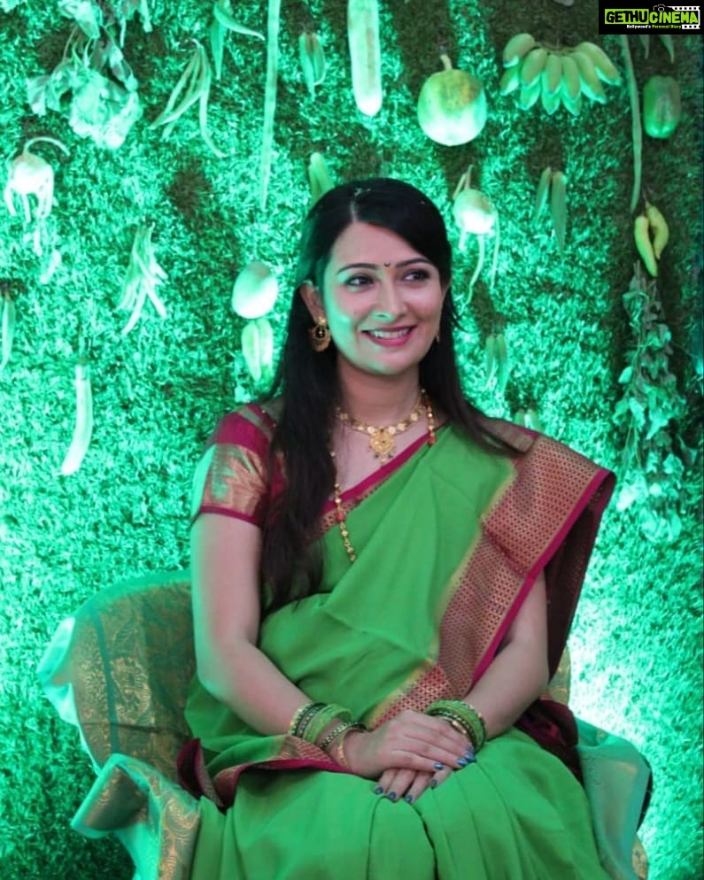 Radhika Pandit Instagram - Found this pic which was taken during my Pachvo/Pachve ceremony around the same time last year!! Thought of sharing it with u all. What this ceremony is about, will tell u guys in another post.. for now let's stay happy and stay safe 😊 #radhikapandit #nimmaRP