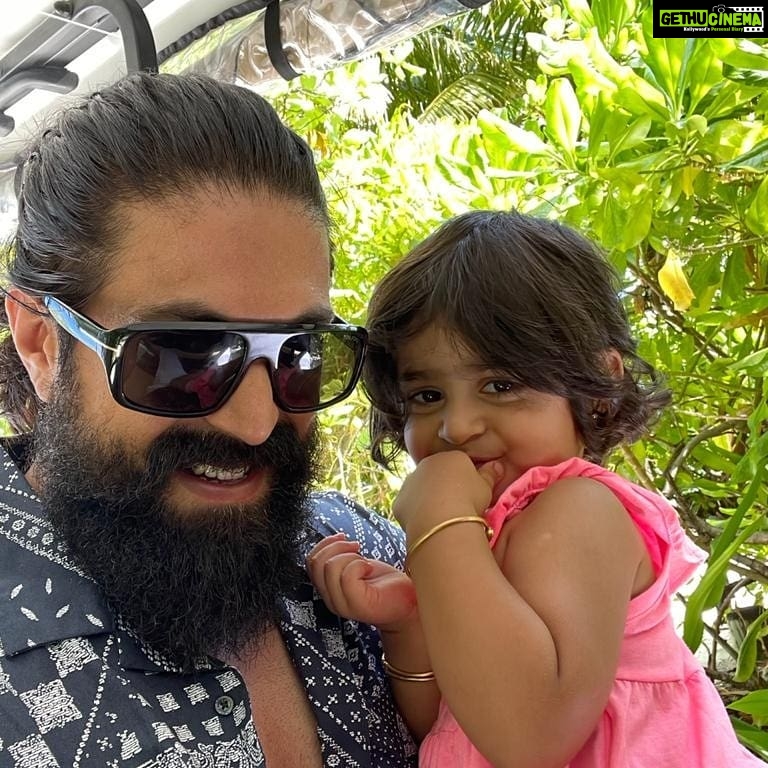 Radhika Pandit Instagram - 👒 #nimmaRP #radhikapandit @travelwithjourneylabel @conrad_maldives #travelwithjourneylabel #conradmaldives #journeylabel #stayinspired #themuraka #youarespecial Conrad Maldives Rangali Island