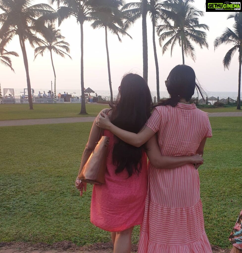 Radhika Pandit Instagram - So.. i miss the ocean, I miss taking my babies out to the park to play, I miss catching up with my friends.. and so much more! Yet we need to be safe and responsible so we could do all of this after life gets back to normal 😊 What are u guys missing? #radhikapandit #nimmaRP