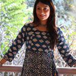Radhika Pandit Instagram – One nice thing i’ve noticed during this lockdown is, many people come out to spend time on their terrace and balconies.. the otherwise neglected areas of our homes!! 😃
This candid pic was clicked on our balcony by our sweet and talented DOP Preetha 😊 during one of our discussions last year! 
#nimmaRP #radhikapandit