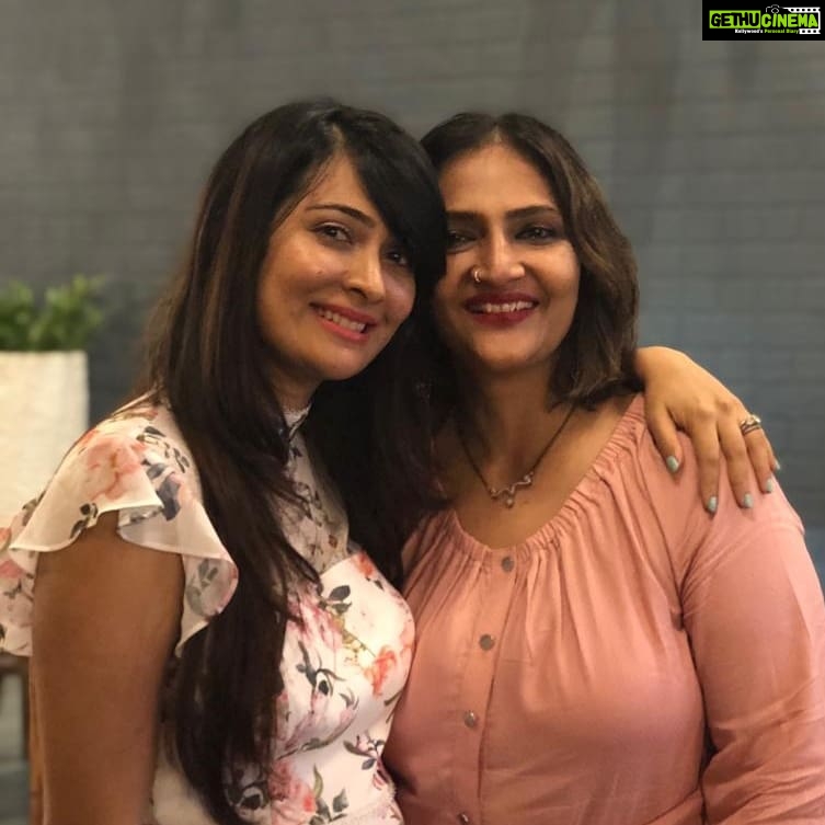 Radhika Pandit Instagram - Dr. Swarnalatha..Call her my friend, call her my family, call her my Doctor.. she fits in all.. Started off as my Gynaecologist, ended up being my family. Wishing one of my favorite people in the world a very HAPPY BIRTHDAY 😘 #radhikapandit #nimmaRP