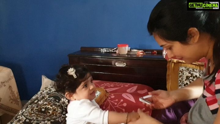 Radhika Pandit Instagram - Most of u were requesting a video of Ayra coz it had been a long time since I'd shared anything, thought I'll share this Nail cutting session with Ayra!! 😃 (she was much younger here!! ) Happy month of love (feb) to all 😊 #radhikapandit #nimmaRP