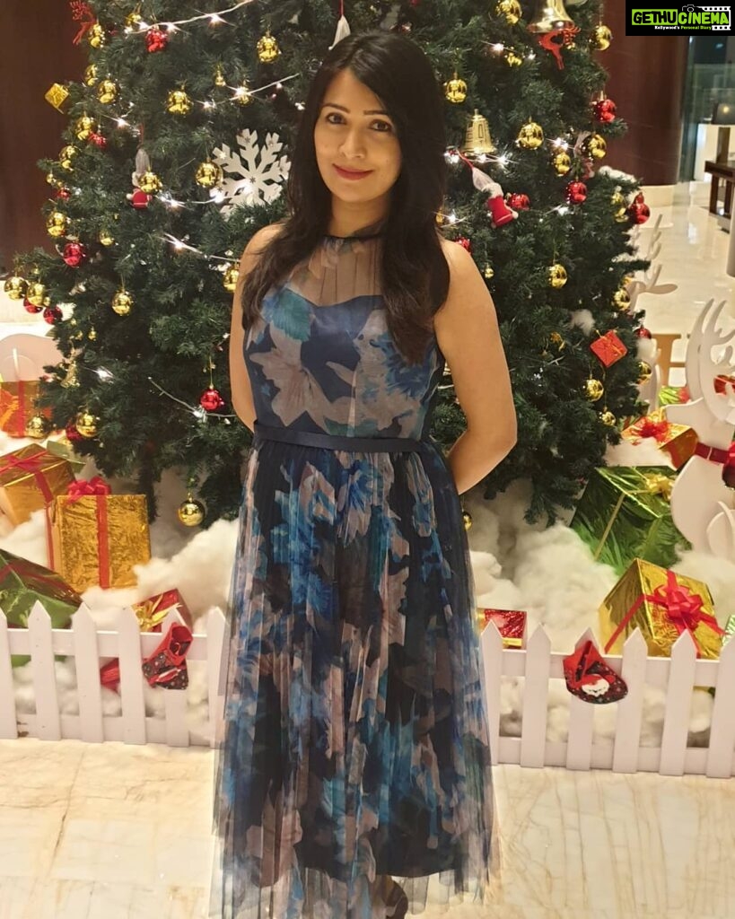 Radhika Pandit Instagram - December has always been my favourite month.. I love the holiday spirit this month offers, and of course personally I have a lot to celebrate during December 😊 #radhikapandit #nimmaRP