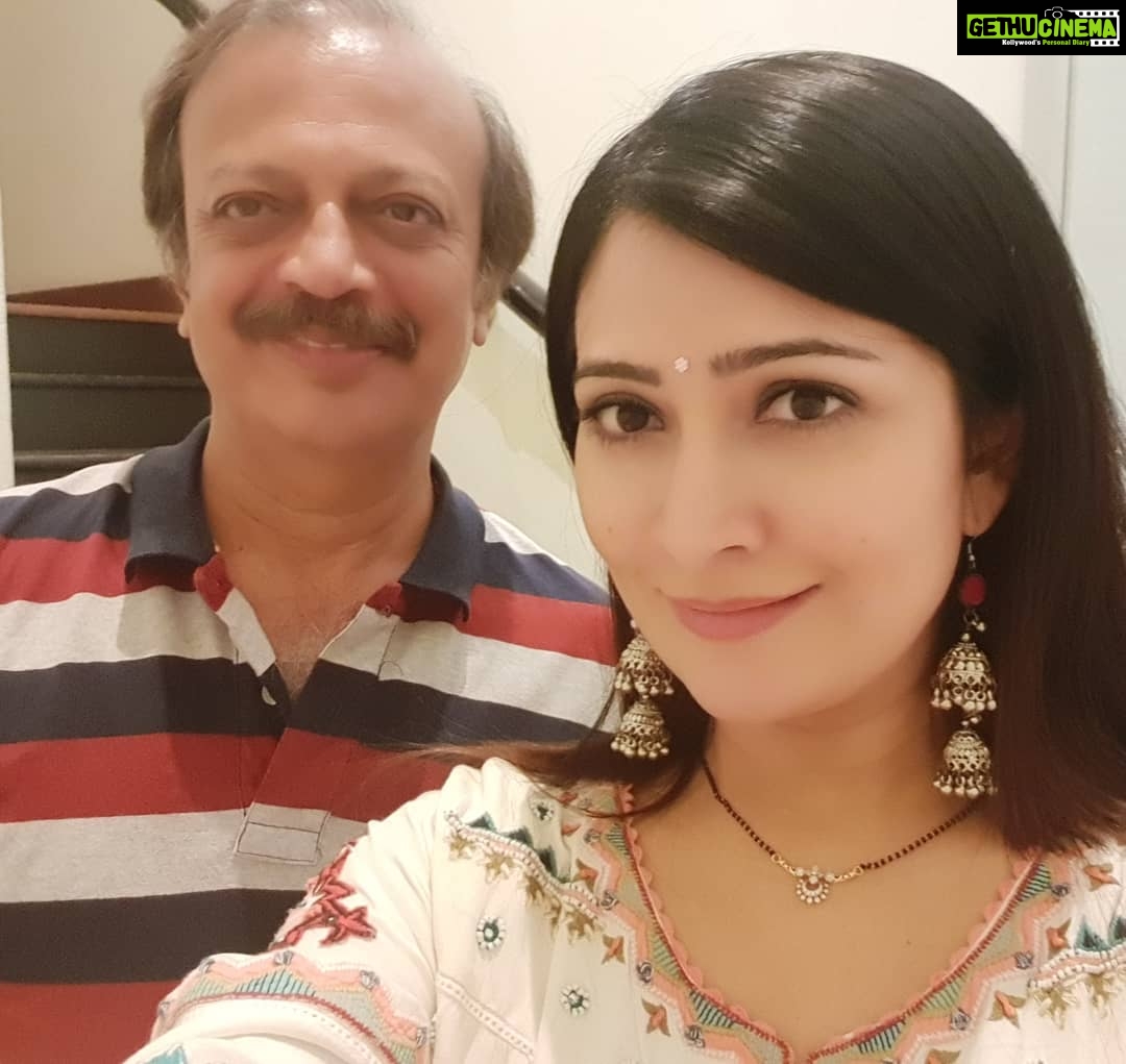 Radhika Pandit Instagram - Pappa and his lil princess, even if she is the mother of two now 😅 #radhikapandit #nimmaRP