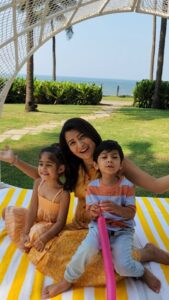 Radhika Pandit Instagram - Wishing you all a year filled with happiness and good health 🤗 A very Happy new year!! #2023 

ನಿಮಗೂ ನಿಮ್ಮ ಕುಟುಂಬಕ್ಕೂ ಹೊಸ ವರ್ಷ 2023 ರ ಹಾರ್ದಿಕ ಶುಭಾಶಯಗಳು..!

#radhikapandit #nimmaRP