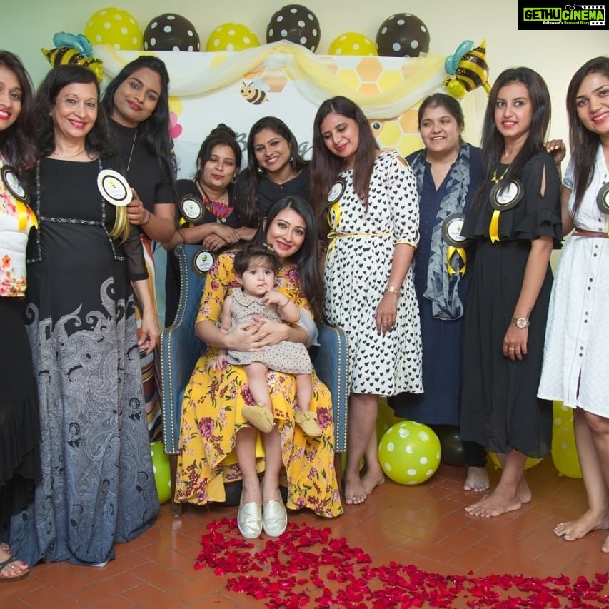 Radhika Pandit Instagram - My girl gang threw a Surprise Baby shower for me!! It was Fabulous.. with a Bee theme 🐝 Thank you to all the Aunties to Bee for this BEE..AUTIFUL shower♥️!! Love u guys 😘 Styling : Saniya Sardhariya Prathiba (Yellow Bell) Make up : Vanitha Photographer: Manish photography