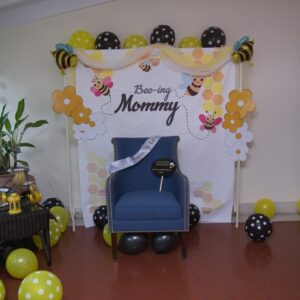 Radhika Pandit Instagram - My girl gang threw a Surprise Baby shower for me!! It was Fabulous.. with a Bee theme 🐝 Thank you to all the Aunties to Bee for this BEE..AUTIFUL shower♥️!! Love u guys 😘 Styling : Saniya Sardhariya Prathiba (Yellow Bell) Make up : Vanitha Photographer: Manish photography