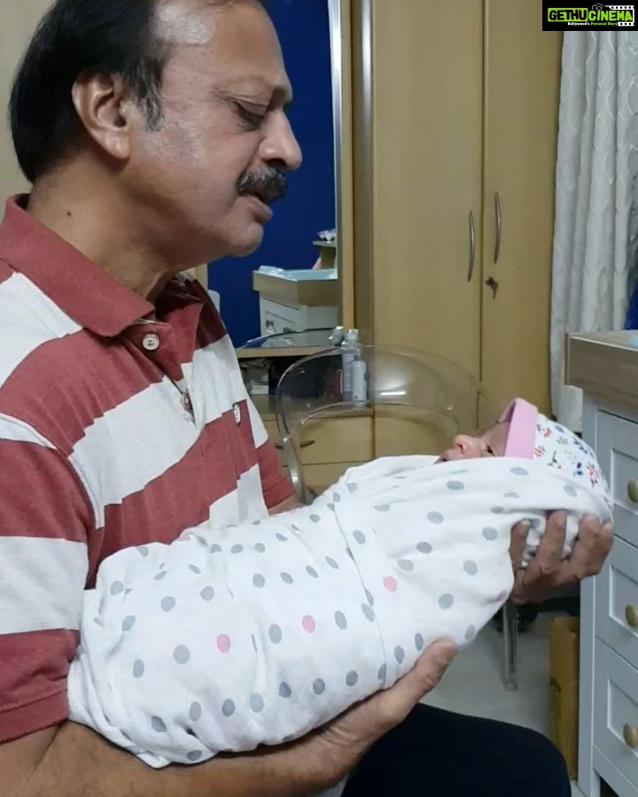 Radhika Pandit Instagram - This was taken when Ayra was barely a month old.. its precious to me coz.. this is exactly how Pappa used to make me sleep as a baby, by singing BHIMSEN JOSHI's bhajans. Now the tradition continues 😊 Even today Ayra needs my Pappa (her Ajju) to sing Karuniso Ranga, Yaake Mookanadiyo or Sada enna hrudyadali.. to sleep!! 😍 Have a great weekend everyone!! #radhikapandit #nimmaRP