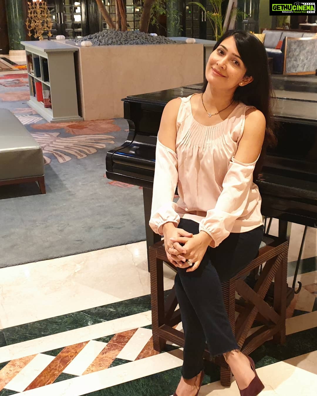 Radhika Pandit Instagram - Have a great week ahead 😊 #radhikapandit #nimmaRP