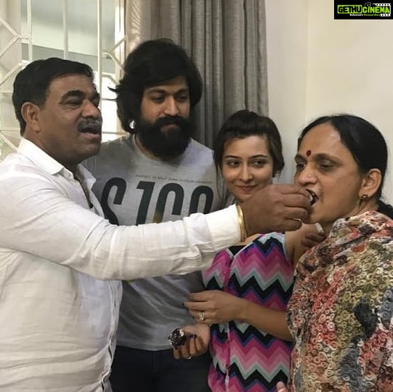 Radhika Pandit Instagram - Happy Anniversary to my dear Athey n darling Maava.. I am truly blessed to have u both in my life, Also can't thank you both enough for giving me the best gift.. your Son, who means the world to me ♥️ #radhikapandit #nimmaRP