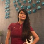 Radhika Pandit Instagram - Always Keep your head held high... not so much that u end up with a sprain though 😜 #radhikapandit #nimmaRP