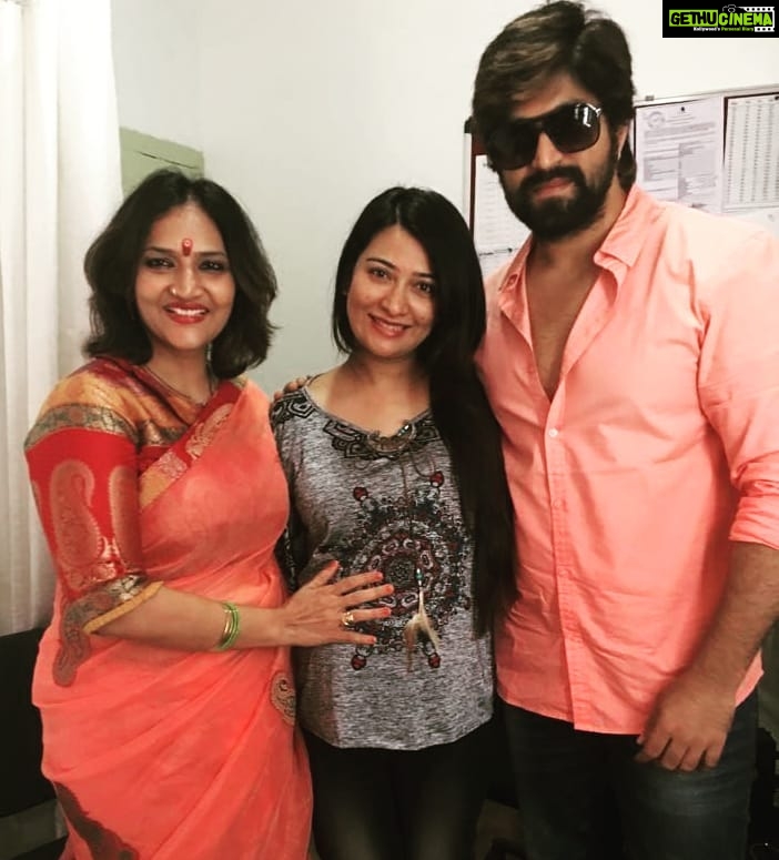 Radhika Pandit Instagram - A doctor plays a very important role in one's life! Well.. we were lucky to get this wonderful soul to be a part of my pregnancy n deliver my little one! Dr. SWARNALATHA.. she has been more than just a doctor to us. She has stood by us in every step, made every moment of this beautiful journey precious for us! Can't thank her enough. Yash n I love and adore her. Here's wishing u a very Happy Birthday Akka.. u mean a lot to us. Luv u ❤ #radhikapandit #nimmaRP