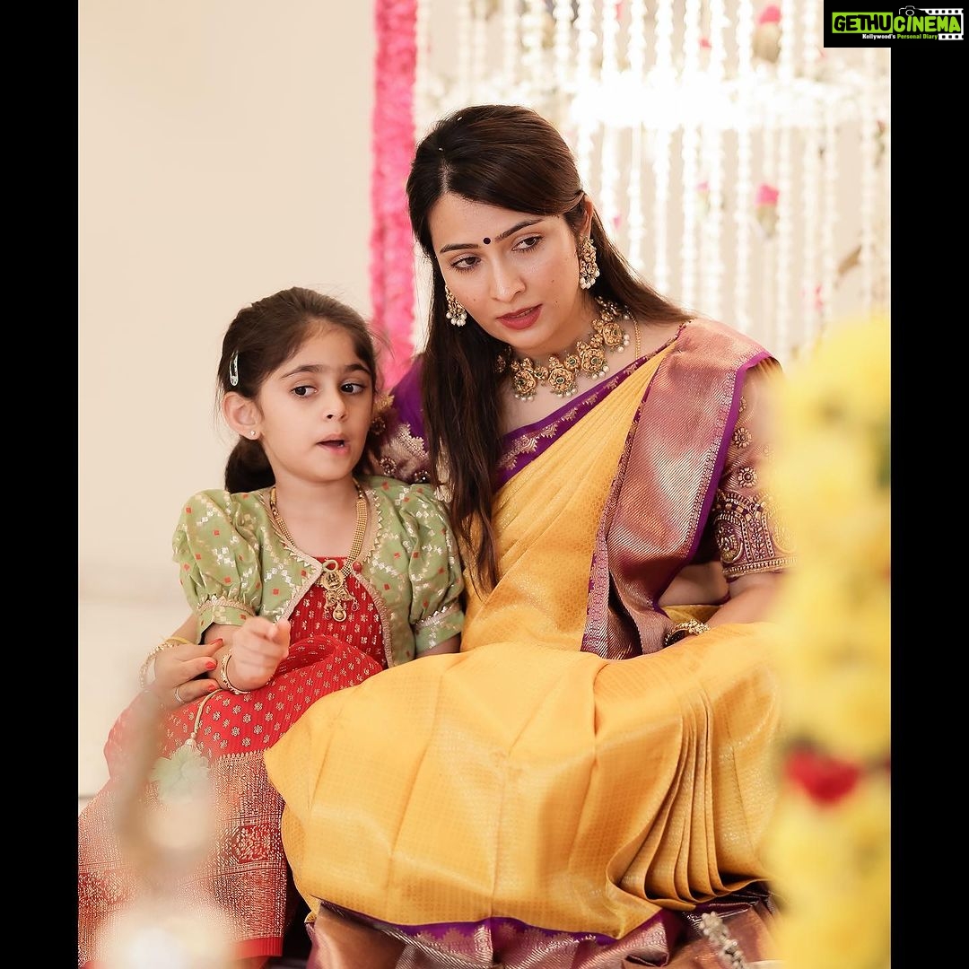 Radhika Pandit Instagram - ✨ Hope you all had a radiant and blessed Varamahalakshmi, and the divine festival showered everyone's lives with happiness, health, and endless prosperity. Sharing some cherished moments from the auspicious day. 🌸🪔🧿 #radhikapandit #nimmaRP PC: @focusphotographyservice Decor : @weddingsbydhruvaa