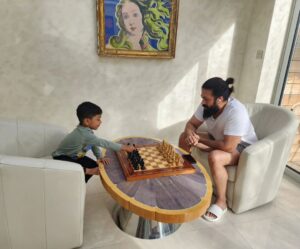 Radhika Pandit Instagram - I have always been a Daddy's girl, always running to him for everything..(be it permission denied by mom 😛, for advice, sometimes simply to talk) he is my guide, my pillar, my hero!!
Feels so good to see Ayra n Yatharv share that bond I have with my Pappa, with their Dadda ❤️🧿
Happy Father's day to all the best Dads out there!! 
#radhikapandit #nimmaRP
