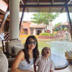 Radhika Pandit Instagram - The effort I had to put in 😅 Phew!! Atleast, now we know it runs in the family 😜 That feeling of Deja vu!! Happy weekend everyone 🙂 #nimmaRP #radhikapandit