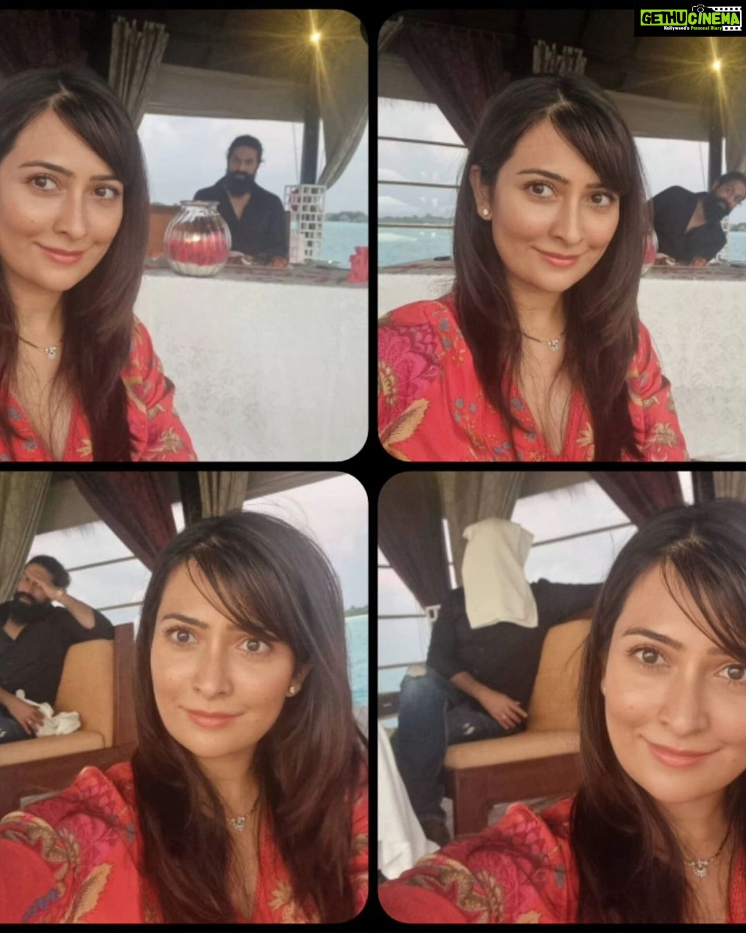 Radhika Pandit Instagram - The effort I had to put in 😅 Phew!! Atleast, now we know it runs in the family 😜 That feeling of Deja vu!! Happy weekend everyone 🙂 #nimmaRP #radhikapandit