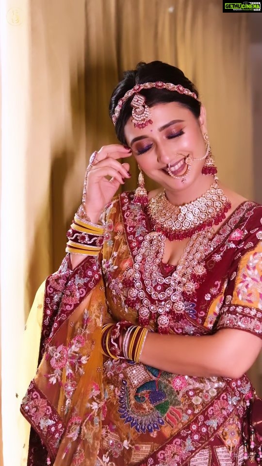 Ragini Khanna Instagram - Thank u so much everyone for so much love and support..!!🥰✨🤗PRESENTING YOU ALL MEGA SEMINAR ♥️INDORE♥️ *FIRST TIME IN INDIA ON STAGE LIVE MAKEUP 💄 🌸RAGINI KHANNA (sasural genda phool fame) -DATE-25th AUGUST Time:-11 to 5 Entry Fees = 99/- only. {INCLUDED} Return gift CERTIFICATE Organised by SAVEERASMAKEUPACADEMY For more detail contact:-7471119888 . . #saveerasmakeupacademy #certificationday #muasaveera #makeupartistindore #makeupacademyindore #indoremakeupacademy #makeupindore #nailartistindore #bridalmakeupindore #indorebridalmakeup #bestmakeupacademyindore #makeupartistindia #bestmakeupartistindore #megaseminar #indoreseminar #makeupseminar #educationalseminar #seminar
