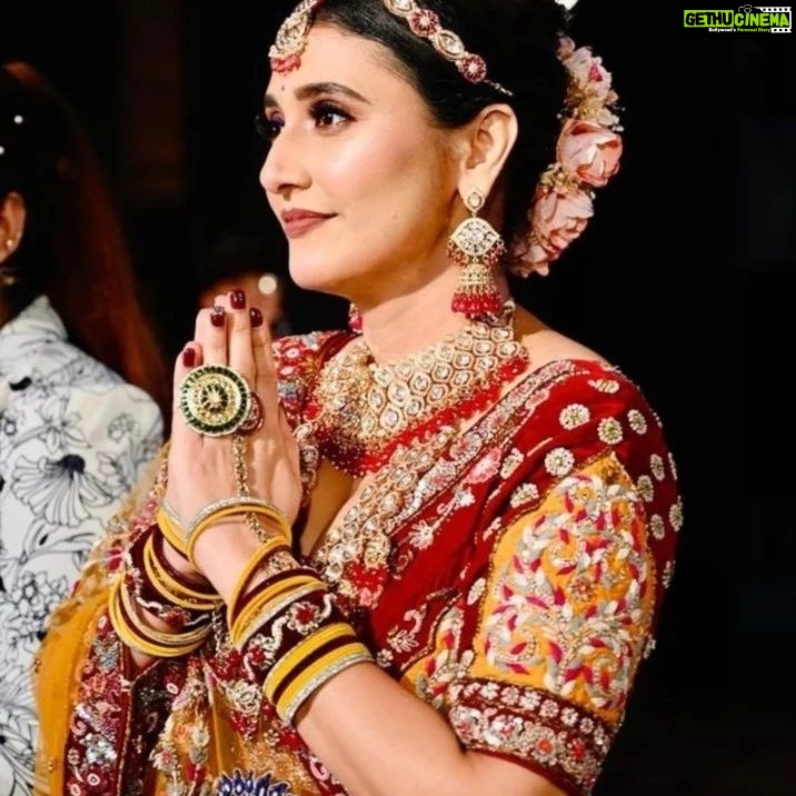 Ragini Khanna Instagram - Follow me @pathan_shahma_07 and @raginikhanna #beauty #macup