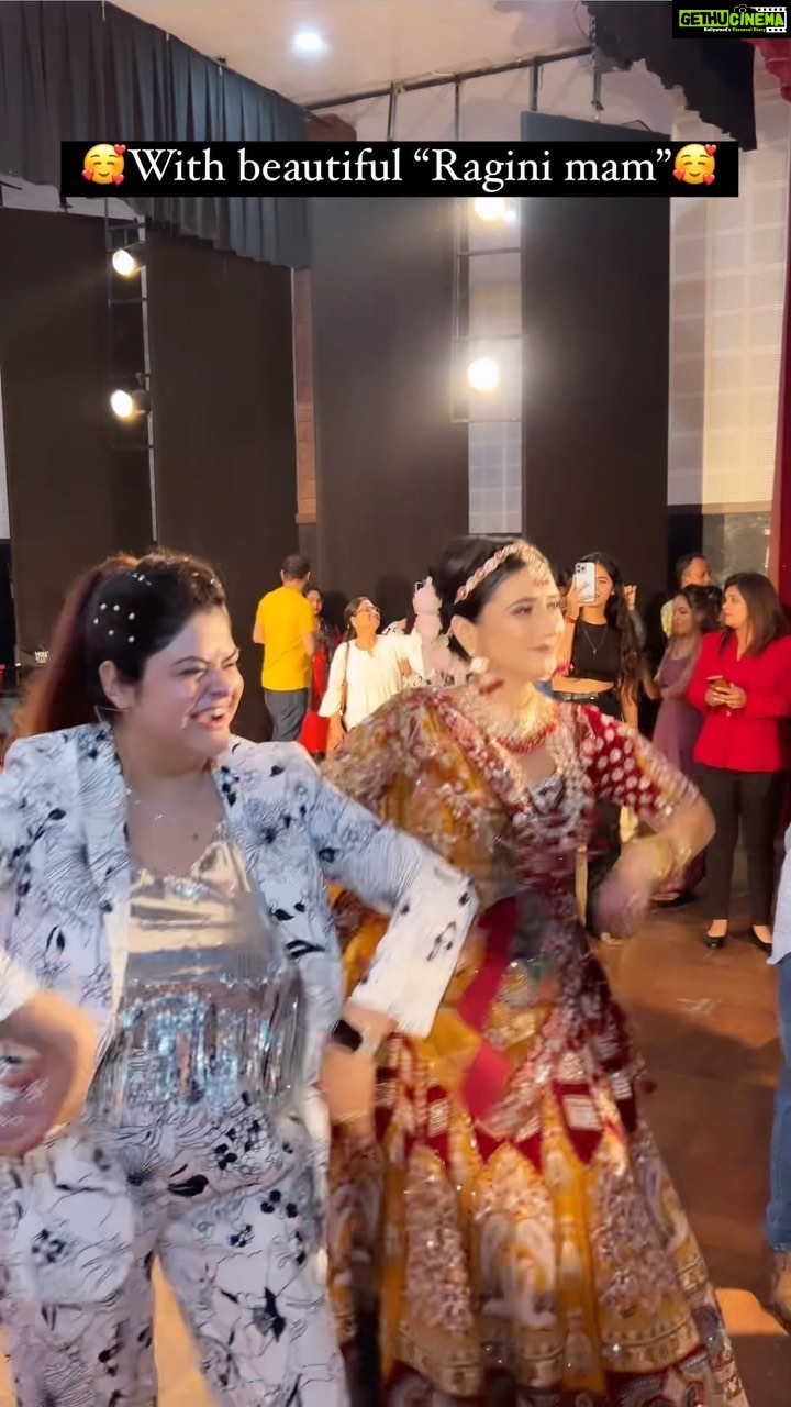 Ragini Khanna Instagram - PART-10💛 Thank u so much everyone for so much love and support..!!🥰✨🤗PRESENTING YOU ALL MEGA SEMINAR ♥️INDORE♥️ *FIRST TIME IN INDIA ON STAGE LIVE MAKEUP 💄 🌸RAGINI KHANNA (sasural genda phool fame) -DATE-25th AUGUST Time:-11 to 5 Entry Fees = 99/- only. {INCLUDED} Return gift CERTIFICATE Organised by SAVEERASMAKEUPACADEMY For more detail contact:-7471119888 . . #saveerasmakeupacademy #certificationday #muasaveera #makeupartistindore #makeupacademyindore #indoremakeupacademy #makeupindore #nailartistindore #bridalmakeupindore #indorebridalmakeup #bestmakeupacademyindore #makeupartistindia #bestmakeupartistindore #megaseminar #indoreseminar #makeupseminar #educationalseminar #seminar