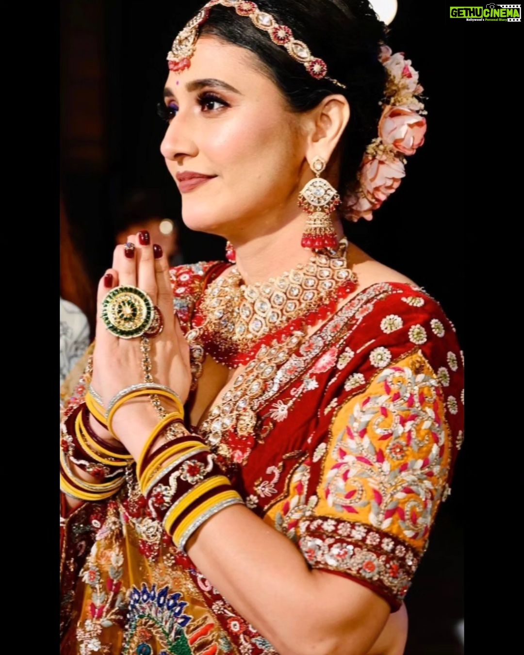 Ragini Khanna Instagram - Beautiful @raginikhanna ma'am