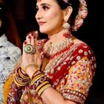 Ragini Khanna Instagram - Famous TV series actress @raginikhanna (serial name - sasural genda phool ) Grand makeup seminar at Ravindra Natya Grah Indore @raginikhanna ma'am 😍 MUA - @saveerasmakeupacademy #saveerasmakeupacademy #raginikhanna #celebrity #celebritymakeupartist #seminar #makeupseminar #makeupartist #makeup#bhartipoore