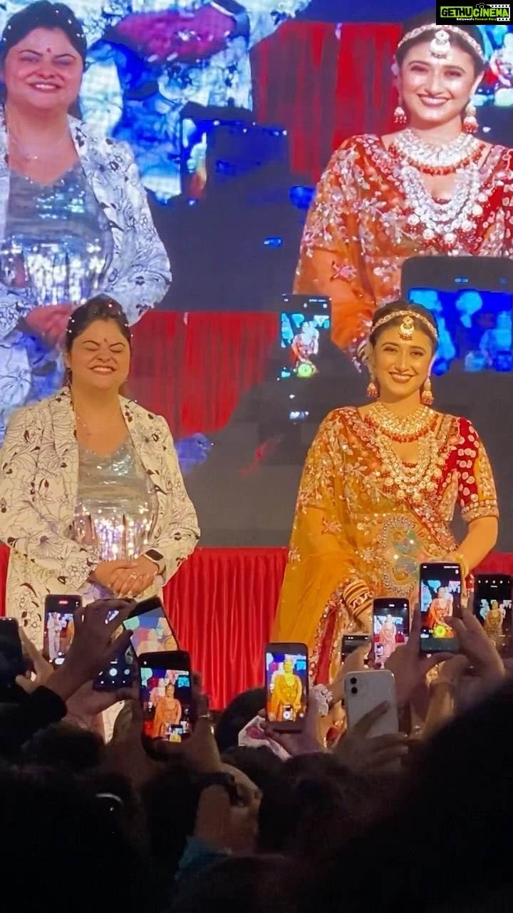 Ragini Khanna Instagram - Sasural genda phool fam Celebrity @raginikhanna seminar #sasuralgendaphool #celebrityfashion #celebritymakeup #celebritystyle