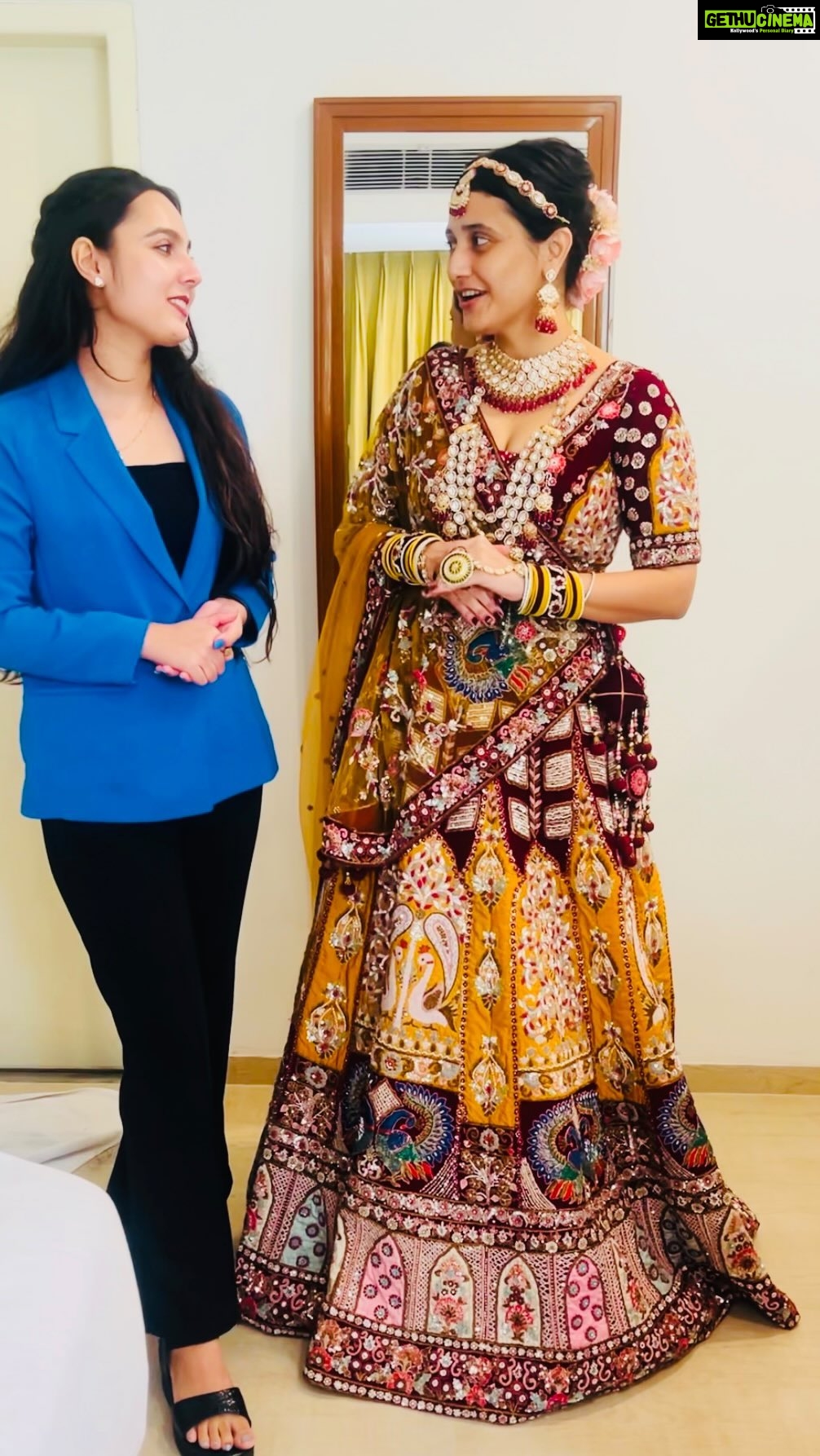Ragini Khanna Instagram - Such a beautiful soul β₯οΈ With beautiful @raginikhanna β₯οΈπ @saveeras_nail_lashes_studio π
π» #gendhaphool #raginikhanna #nailart #viralvideos #content #feed #fyp #nails #learnwithfun Indore, India