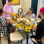 Ragini Khanna Instagram – Lovely lunch get together at the @kaaminikhanna and @raginikhanna ‘s .. thank u for being such amazing hosts. Lots of love and hugs . ❤️❤️❤️❤️❤️ Mumbai, Maharashtra