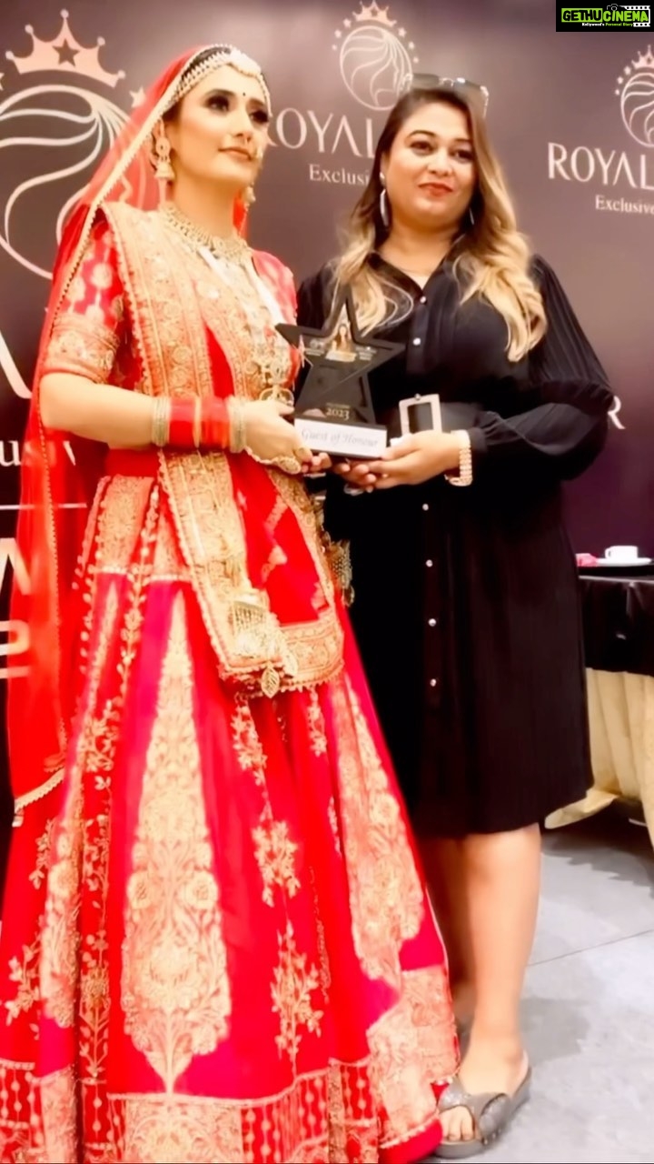 Ragini Khanna Instagram - Stunning Ragini Khanna Sasuraal genda phool girl @raginikhanna It was pleasure sharing the stage with one the most gorgeous Bollywood diva at a great event ceremony in Udaipur Thanks @buyroyalstar