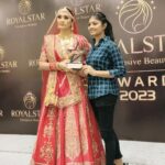 Ragini Khanna Instagram - Award given by @raginikhanna ma'am❤️ #glamlook #raginikhanna #preetylook #starawards2023 #udaipurdiaries #makeuplover #makeuplooks Udaipur - The City of Lakes