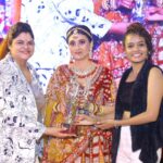 Ragini Khanna Instagram - award by celebrity @raginikhanna #✨ fame- #sasuralgendaphool .@saveerasmakeupacademy Thankyou so much for opportunity ❣️ #raginikhanna #sasuralgendaphool #starplus #instagood #ekjindagimeri