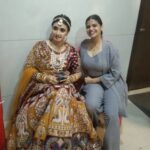 Ragini Khanna Instagram – It’s an honour meeting such a great, inspiring and down to earth lady,
Miss Ragini Khanna
fame :- 
SASURAL GENDA PHOOL!!
Thankyou so much ma’am.❤️

#raginikhanna #sasuralgendaphool #makeupartist #bridemakeupartist #indoremakeupartist #indoremerijaan Rabindra Natya Graha Auditorium