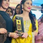 Ragini Khanna Instagram – @raginikhanna Awarded By Celebrity ( #sasuralgendaphool )
.
#meghasmakeover #raginikhanna #celebrity #awardbycelebrity Bhandara
