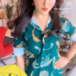 Ragini Nandwani Instagram - Outfit collaboration @yellowsapphire79 #swamisamarth #navadurgamaa #omnamahshivaya #monsoon #shravan #brandambassador #collabration #influencer #outfitoftheday #newlaunch #buisnesswoman #actress #mumbai #dehradun #dubai #viral