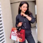 Ragini Nandwani Instagram - Sunday ready Outfit @yellowsapphire79 #swamisamarth #navadurgamaa #sunday #newpost #collabration #outfits #celebrity #black #coordset #instagram #linen #buisnesswoman #celebrity #womanhood #slay