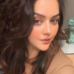 Ragini Nandwani Instagram - Forgot to post 🤦‍♀️ Shot at 12 am … girls will be girls I tell u 😂😁 #swamisamarth #navadurgamaa #omnamahshivaya #worship #pray #blessed #mumbai #dehradun #dubai#jbr #loveanimals #saveanimals #newpost #entrepreneur