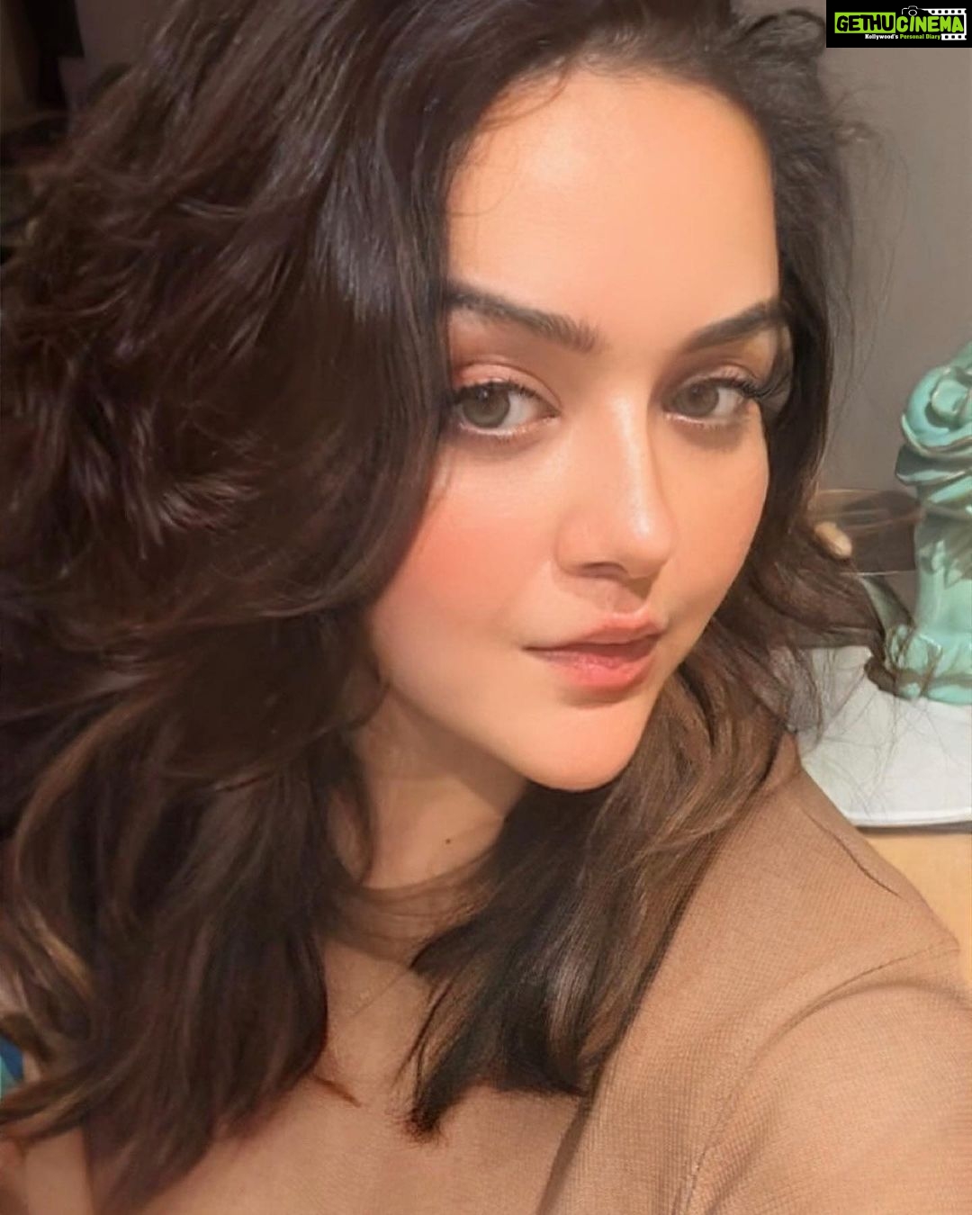 Ragini Nandwani Instagram - Forgot to post π€¦ββοΈ Shot at 12 am β¦ girls will be girls I tell u ππ #swamisamarth #navadurgamaa #omnamahshivaya #worship #pray #blessed #mumbai #dehradun #dubai#jbr #loveanimals #saveanimals #newpost #entrepreneur