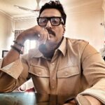 Rahman Instagram - “If I was funny, I would have a good Instagram caption.” 😂😂😂😂😂. Free to caption 👍 #actorslife #wardrobe #selfie2023 #actorslife🎬 #tomfordeyewear @tomford @zara @polarglobal #polarvantagev2