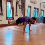 Rahul Bose Instagram – Crushing the mid-week goals like a boss💪🏻
Save ⬇️ this workout for later!
.
.
.
.
.
.
.
.
.
.
#soleus #soleusmumbai #fitnesscenter #strengthandconditioning #conditioning #wednesdayworkout #highintensity #jumpsquats #trxtraining #mountainclimbers #trxworkout #fullbodyworkout #workoutmotivation Soleus