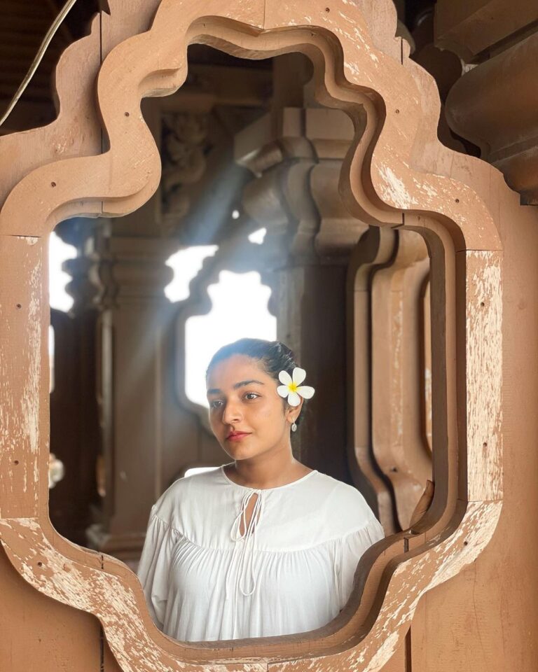 Rajisha Vijayan Instagram - There is an invisible magic present at some places that make you feel at peace. ♥️ @budgetholidayz