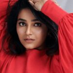 Rajisha Vijayan Instagram - Fireworks in a firefly, that be me.💥 @shafishakkeer @house_of_vandy @gaia.net.in @styledbysmiji @samsonlei_hair_and_makeup