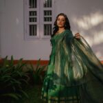 Rajisha Vijayan Instagram - Uthradadinashamsakal ♥️ @jugalbandhi @merin__georg @laxmi_saneesh @ariabykollattjewellers @govindamangalamhomestay