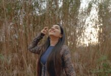 Rajisha Vijayan Instagram - Whenever you came around, I was in blue 💙 @zaari_designer_studio @i_m_vyshnav
