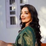 Rajisha Vijayan Instagram - Forever living in 90s 🎶 Outfit: @jugalbandhi Photography: @merin__georg MUAH: @laxmi_saneesh Jewellery: @ariabykollattjewellers Location: @govindamangalamhomestay