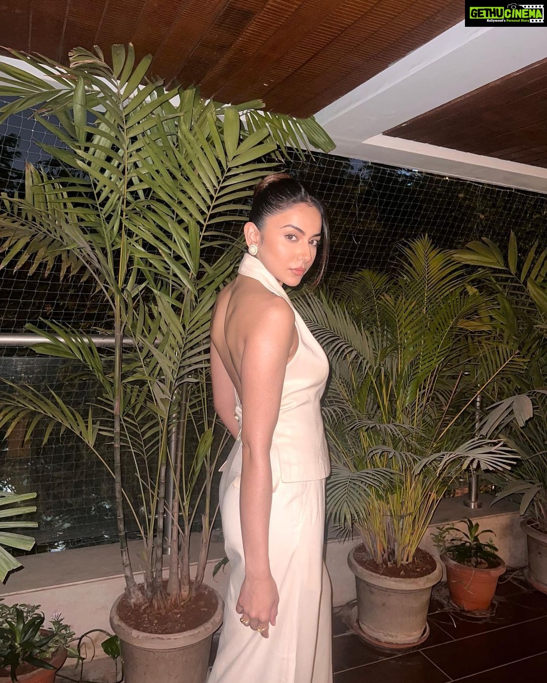 Rakul Preet Singh Instagram - What you looking at 💛 Outfit @arohiofficial__ Jewellery @viangevintage Footwear @maisonvalentino Styled by @anshikaav Assisted by @bhatia_tanisha Make up @im__sal Hair @aliyashaik28