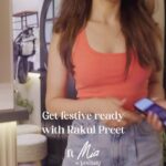 Rakul Preet Singh Instagram - Find the secret to shine with Mia, this festive season, just like I did. 💁🏻‍♀️ Mia, for the star in you. 🌟 @miabytanishq . . #MiaSecretToShine #ForTheStarInYou #RakulPreet #RakulPreetSingh #RakulPreetMia #stylingjewellery #diamondjewellery #rings #goldjewellery #jewellery #finejewellery #miaforall #miabytanishq