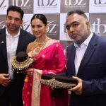 Rakul Preet Singh Instagram – We witnessed unparalleled radiance as TBZ made its debut at Punjagutta, Hyderabad! The dazzling aura of opulence left everyone breathless. Sharing few extraordinary moments from the grand opening. 
#LuxuryRedefined #RakulPreetGlam #dazzlingdebut 

@tbz.theoriginal