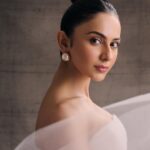 Rakul Preet Singh Instagram - Everything has beauty but not everyone sees it 💕💕 #ellebeautyawards